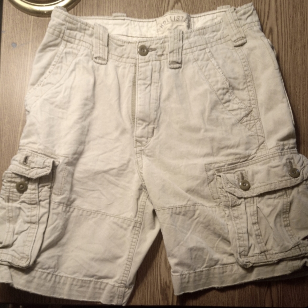 BUY 2 HOLLISTER CARGO SHORTS...GET 1 FREE CARGO FREE!